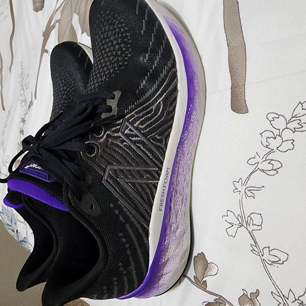 New Balance Women's Black and Purple Running Shoes